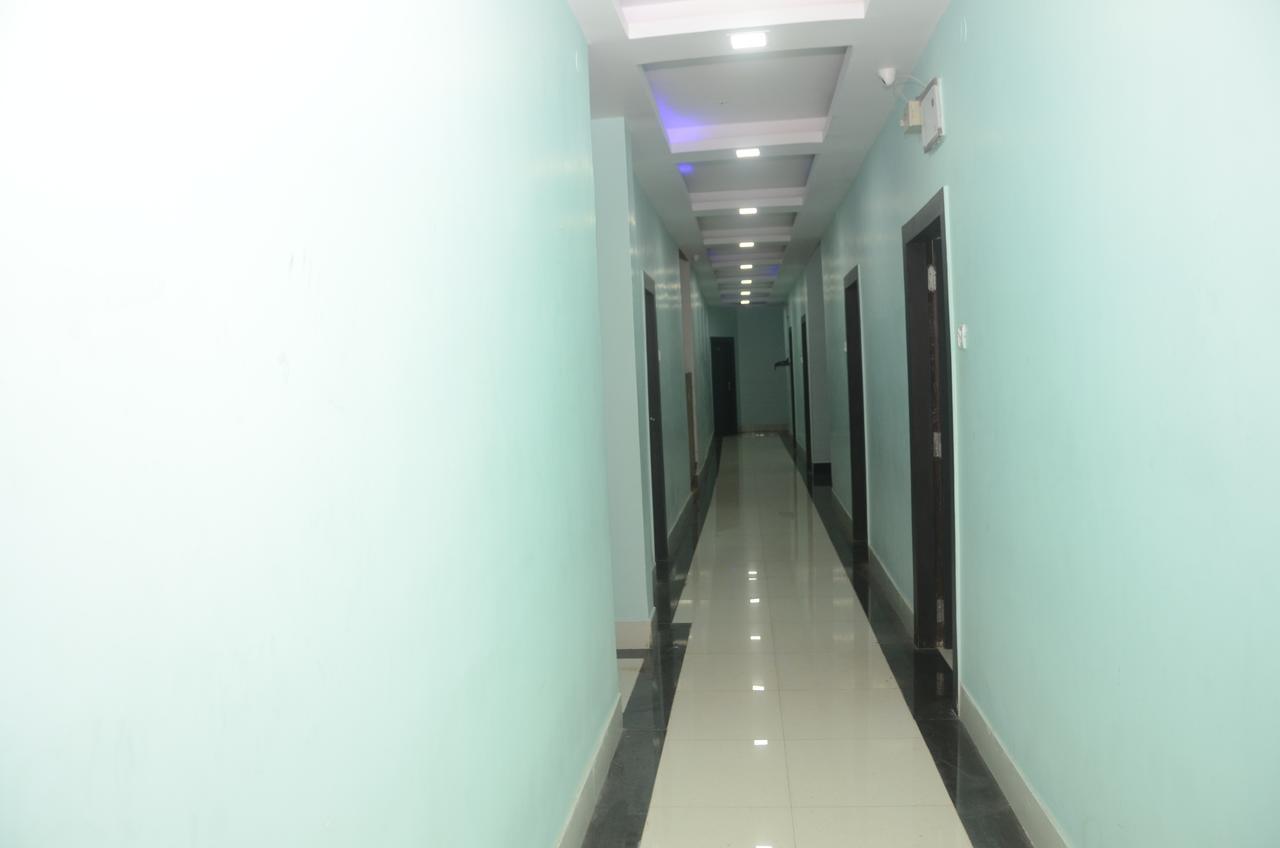Hotel Sharda Inn デーオーガル エクステリア 写真